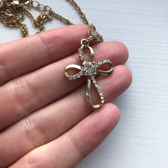 Vintage gold & diamond looped cross necklace - Picture 4 of 7